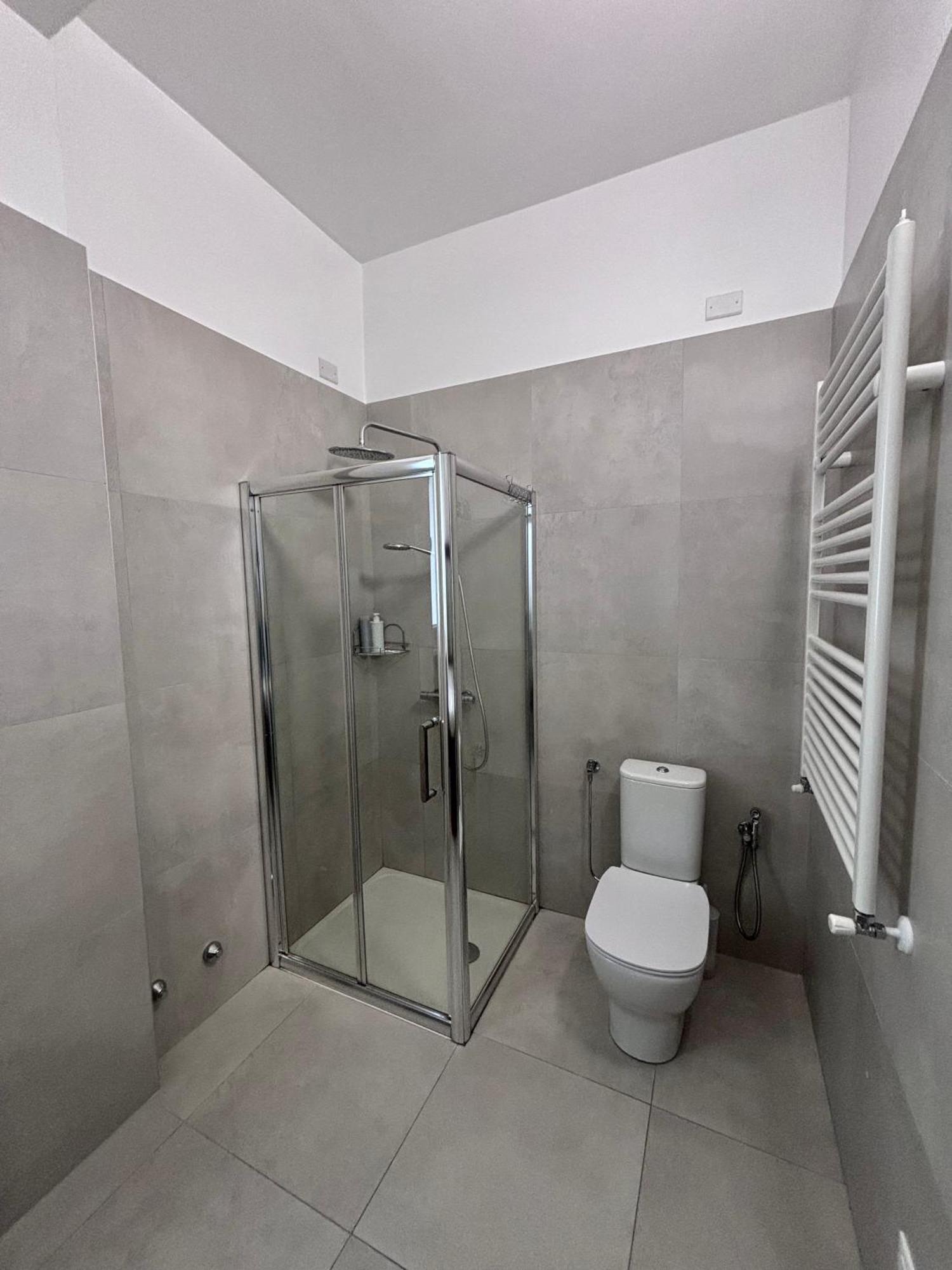 Bilocale In Bande Nere-Metro Rossa Duomo Apartman Milánó Kültér fotó
